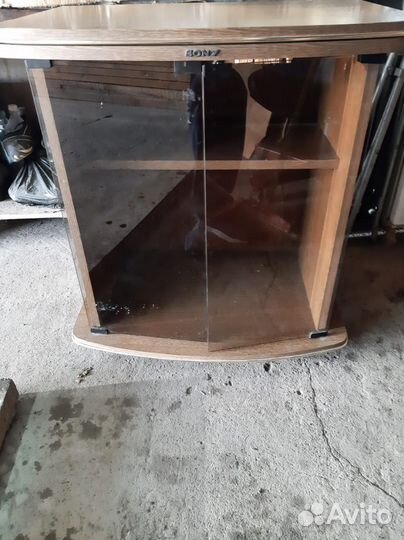 Тумба под Т В