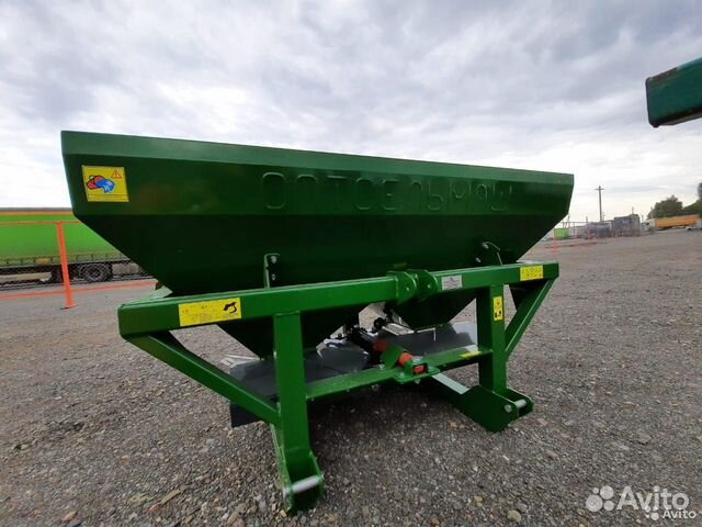 Разбрасыватель удобрений Оптсельмаш Фермер 900, 2022