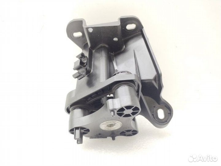 Кронштейн блока ABS Mercedes-Benz E-Class W212 1.8