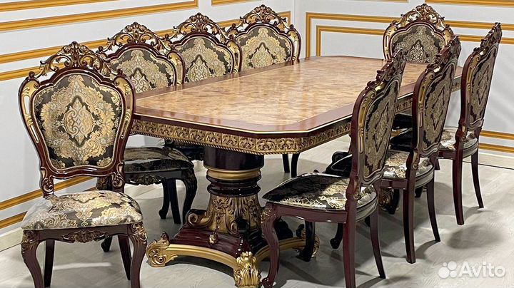 Стол и стулья