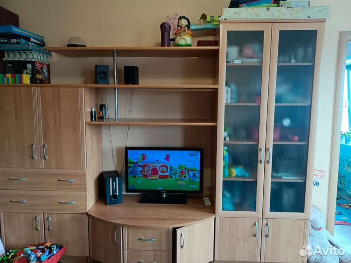 Стенка в гостиную бу