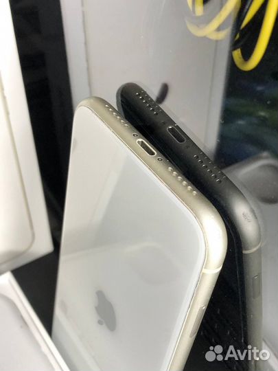 iPhone 11, 64 ГБ