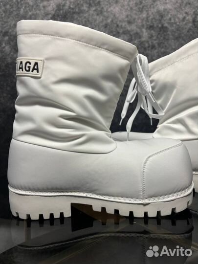 Balenciaga Alaska boot white neylon