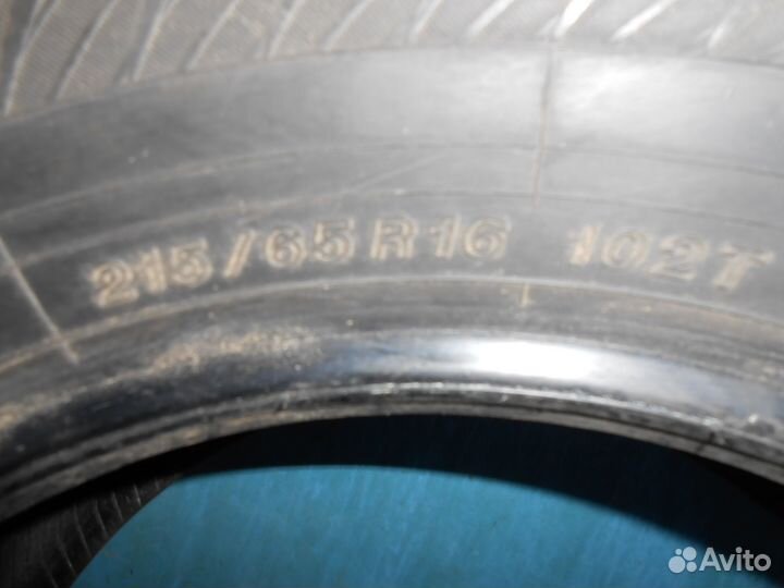 Yokohama IceGuard Stud IG65 215/65 R16 102T