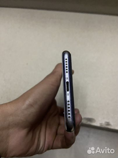 Телефон iPhone X