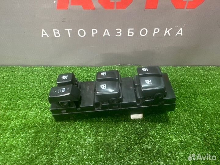 Кнопки стеклоподъемника водителя Hyundai Elantra 4