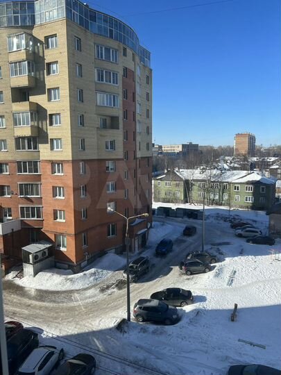 Комната 18 м² в 8-к., 6/9 эт.