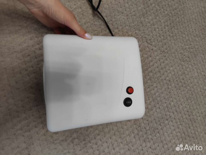 Ультрафиолетовая лампа для маникюра