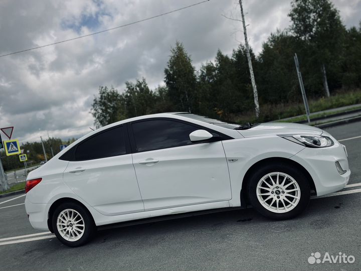 Hyundai Solaris 1.4 AT, 2011, 98 000 км
