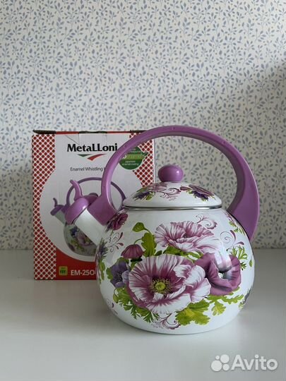 Чайник эмалированный со свистком