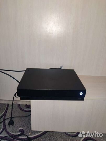 Xbox one x 1tb