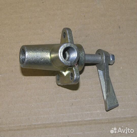 Кран переключения топливных баков распределительны