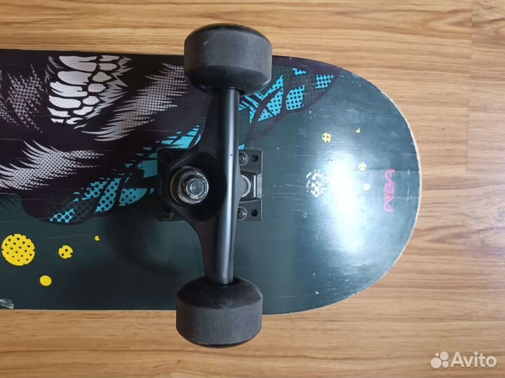 Скейтборд почти новый