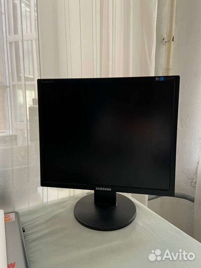 Монитор Samsung 19 дюймов