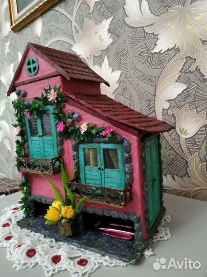 Детальный и качественный ручной работы чайный дом