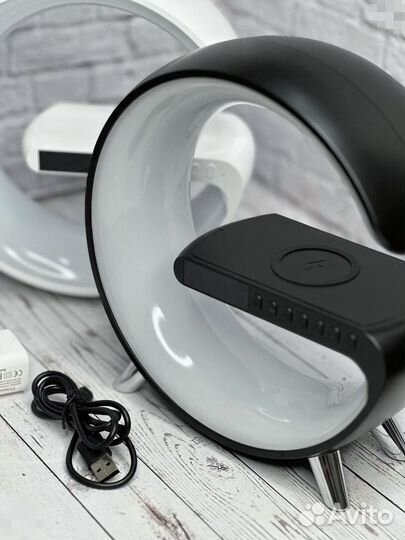 Универсальная световая и звуковая лампа 8в1