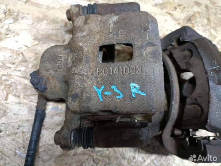 Суппорт передний Hyundai sonata Y3 G4CM 1997
