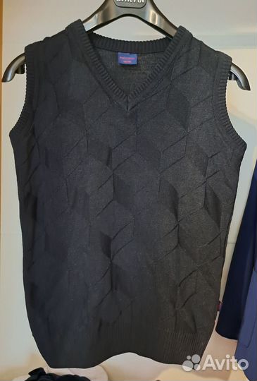 Жилет на мальчика 140-160 размер