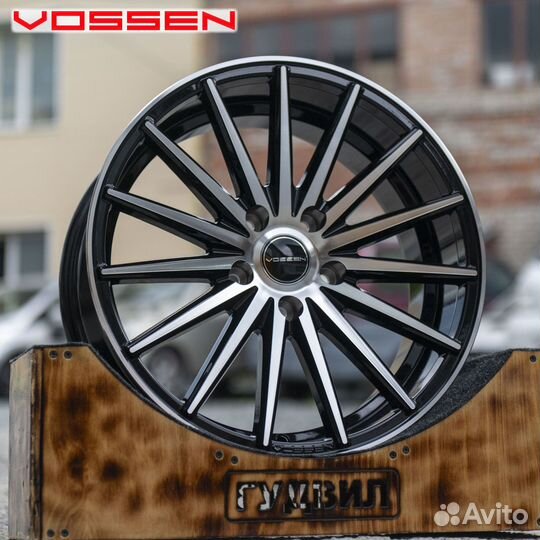 Комплект новых литых дисков ''17 5x114.3 Vossen во