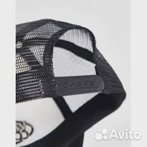 Черно-белая кепка дальнобойщика ASOS Weekend Colle