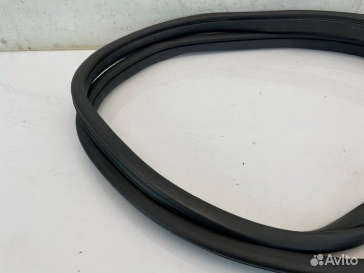 Уплотнитель проема двери задний левый Kia Seltos