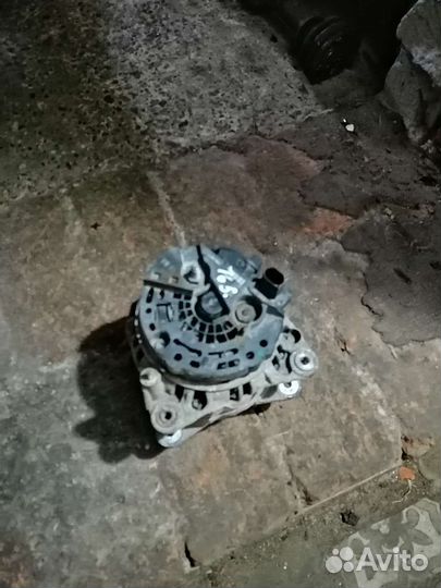 Генератор VW Golf 5 Jetta 5