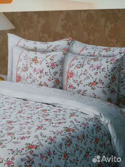 Белье постельное с 2-мя пододеяльниками