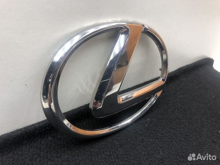 Эмблема Lexus LX 570 2007+