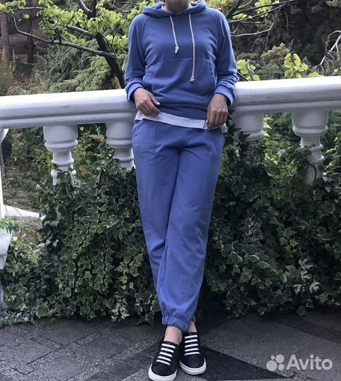 Костюм спортивный