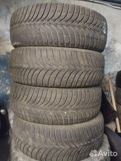 Goodyear UltraGrip 215/60 R16 99T