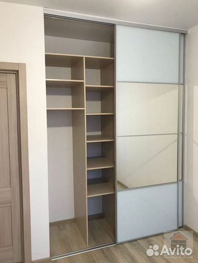 Шкаф в прихожую
