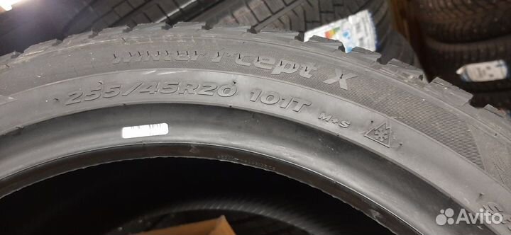 Hankook Winter i'cept iON X IW01A 255/45 R20 101T