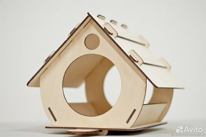 Кормушка для птиц из фанеры