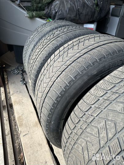 Pirelli Scorpion 275/45 R21