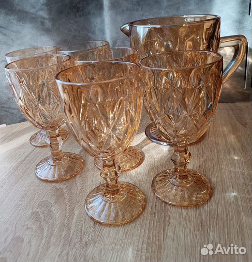 Набор бокалов и кувшин