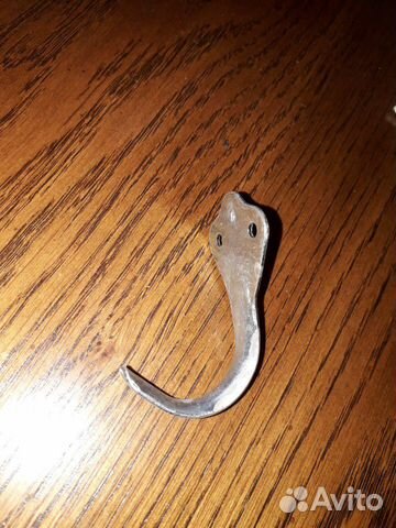 Крючок вешалка