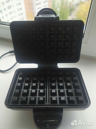 Вафельница Rolsen