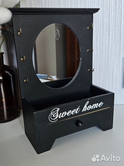 Шкатулка для украшений с зеркалом