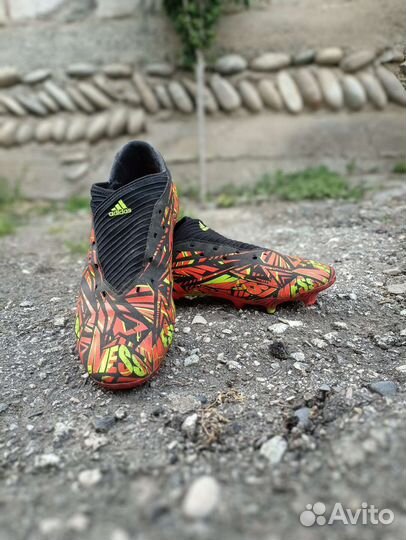 Футбольные бутсы adidas nemeziz messi.1