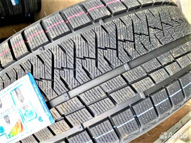 Triangle PL02 245/45 R18