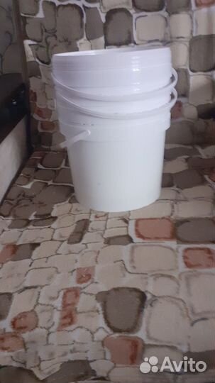 Ведро пластиковое с крышкой 5 литров
