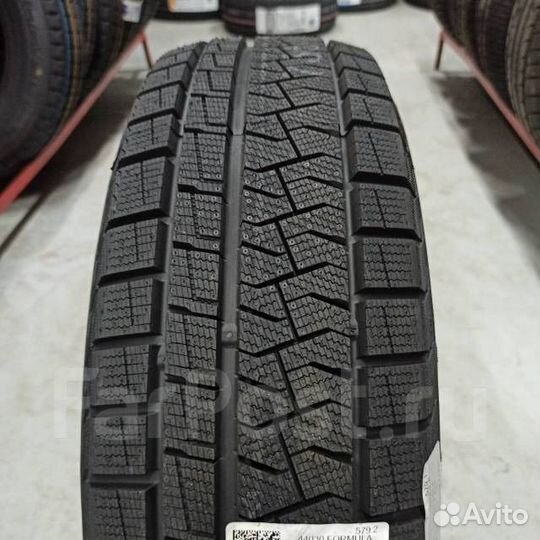 Pirelli Formula Ice FR 225/50 R17