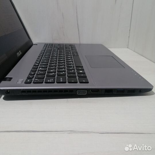 Ноутбук Asus X550C