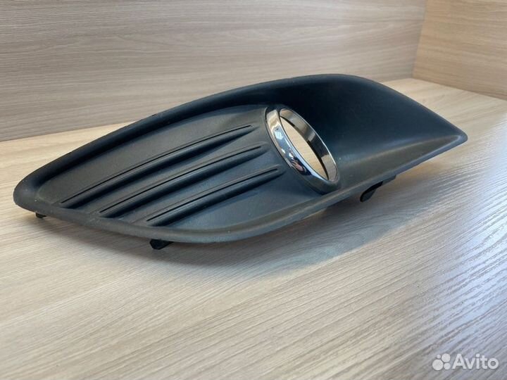 Заглушка противотуманной фары передняя левая Ford