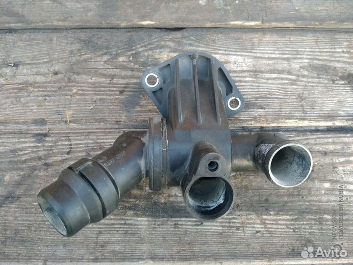 Корпус термостата Ауди А4 Б7 2.0 tfsi BUL