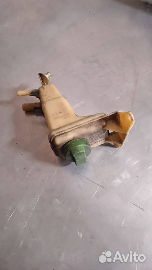 Бачок гидроусилителя Volkswagen Passat B5 1999