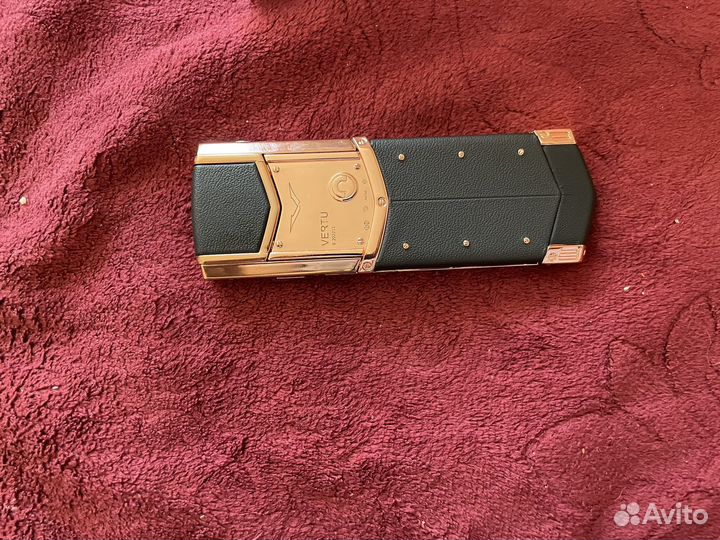Vertu Ascent 2010