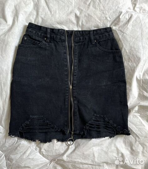 Джинсовая юбка на молнии