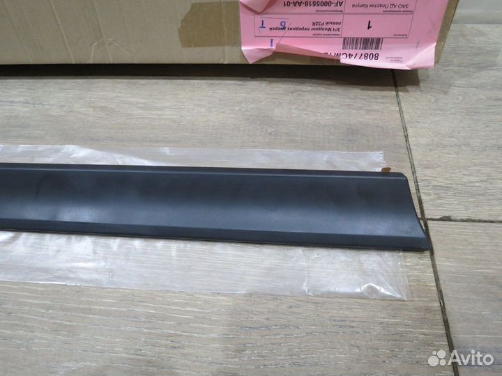 Молдинг передних дверей левый Nissan