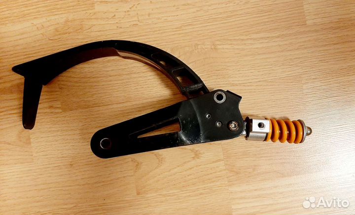 Заднее крыло тормоз самоката с амортизатором